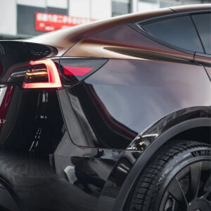 Light controlled black red